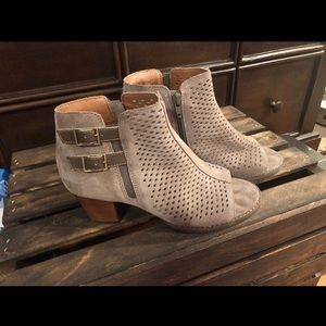 “Greige” Peeptoe booties 2.5 in heel